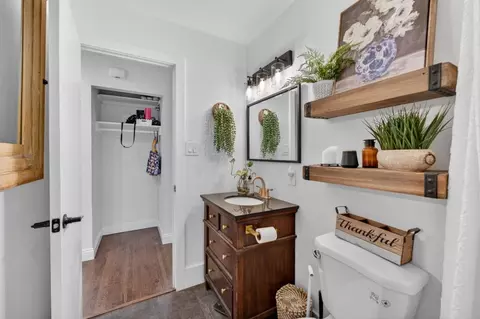 Bath - 8963 Pershing Ave, Orangevale, CA 95662 photo 2 of 3