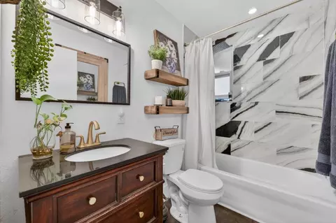 Bath - 8963 Pershing Ave, Orangevale, CA 95662 photo 1 of 3
