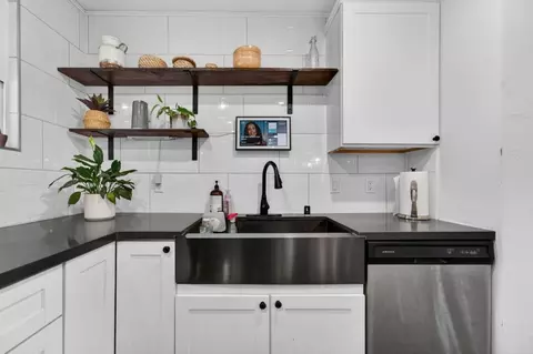 Kitchen - 8963 Pershing Ave, Orangevale, CA 95662 photo 4 of 8