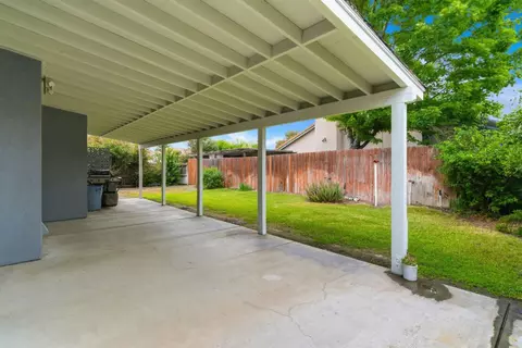 Exterior - 1009 Lambdin St, Manteca, CA 95336 photo 6 of 7