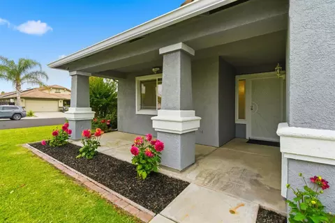 Exterior - 1009 Lambdin St, Manteca, CA 95336 photo 3 of 7