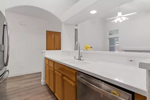 Kitchen - 1009 Lambdin St, Manteca, CA 95336 photo 3 of 6