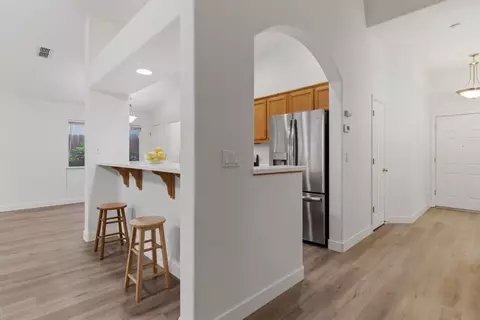 Entry Way - 1009 Lambdin St, Manteca, CA 95336 photo 6 of 9