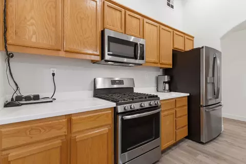 Kitchen - 1009 Lambdin St, Manteca, CA 95336 photo 4 of 6