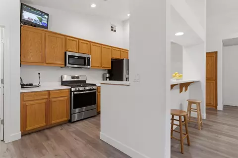 Kitchen - 1009 Lambdin St, Manteca, CA 95336 photo 5 of 6