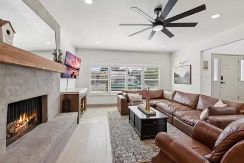 Living - 845 N Sunrise Ave, Ripon, CA 95366 photo 1 of 4