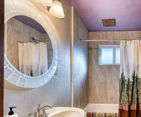 Bath - 10016 E Lime Kiln Rd, Grass Valley, CA 95949 photo 1 of 1
