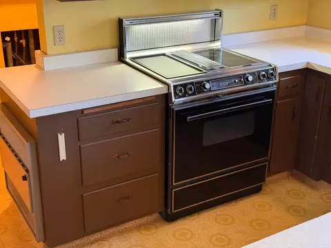 Kitchen - 231 Boarman St, Jackson, CA 95642 photo 6 of 9