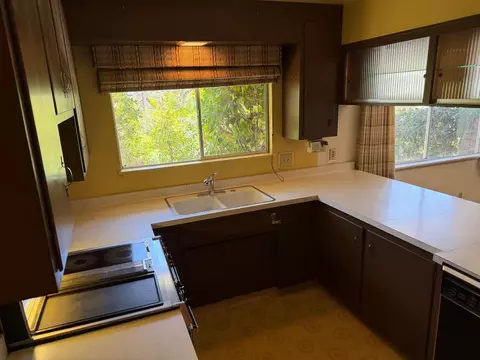 Kitchen - 231 Boarman St, Jackson, CA 95642 photo 4 of 9