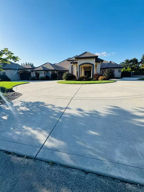 4953 Tudor Rose Gln, Stockton, CA 95212