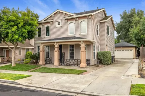 368 Nutcrest Ct, Oakdale, CA 95361