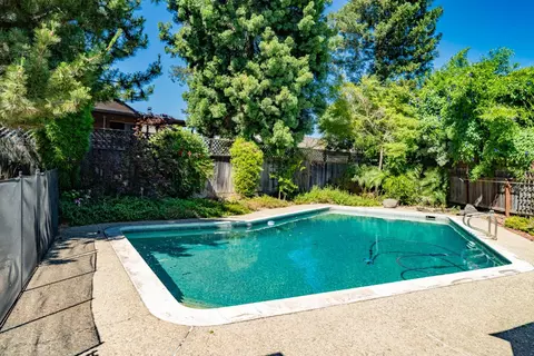 Exterior - 3724 Glenview Ct, Modesto, CA 95355 photo 4 of 10