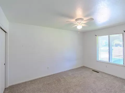 Bedroom - 3724 Glenview Ct, Modesto, CA 95355 photo 3 of 4