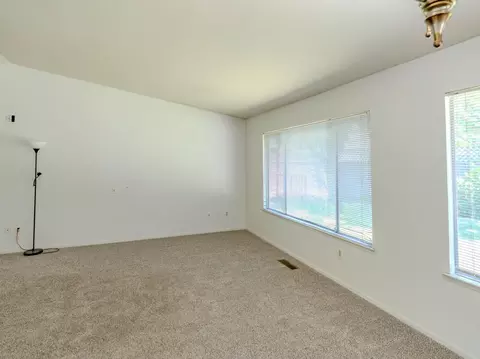 Living - 3724 Glenview Ct, Modesto, CA 95355 photo 6 of 13