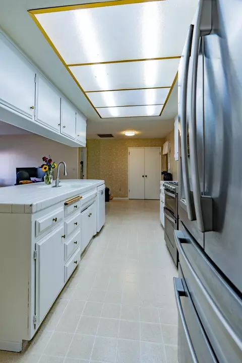 Kitchen - 3724 Glenview Ct, Modesto, CA 95355 photo 2 of 4