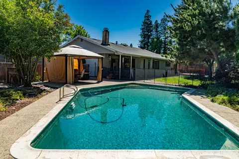 Exterior - 3724 Glenview Ct, Modesto, CA 95355 photo 7 of 10