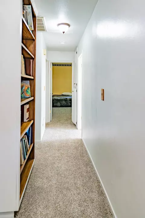 Entry Way - 3724 Glenview Ct, Modesto, CA 95355 photo 2 of 3