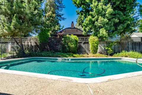 Exterior - 3724 Glenview Ct, Modesto, CA 95355 photo 6 of 10