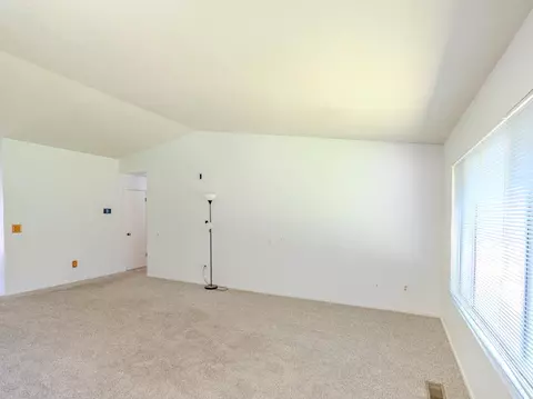 Living - 3724 Glenview Ct, Modesto, CA 95355 photo 7 of 13