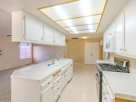 Kitchen - 3724 Glenview Ct, Modesto, CA 95355 photo 3 of 3