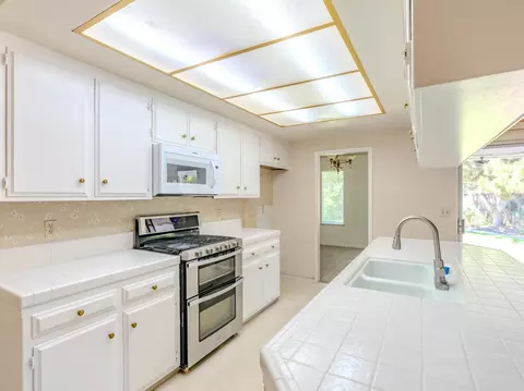 Kitchen - 3724 Glenview Ct, Modesto, CA 95355 photo 1 of 3
