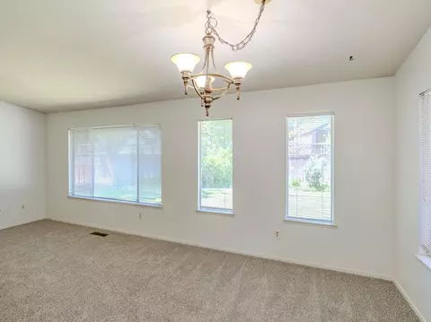 Living - 3724 Glenview Ct, Modesto, CA 95355 photo 5 of 13