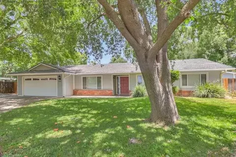 8986 W Lansdowne Ct, Elk Grove, CA 95624