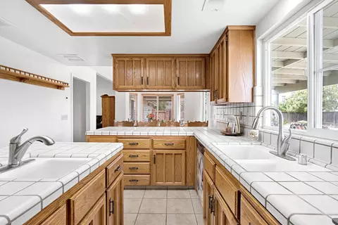 Kitchen - 26856 18 14, Madera, CA 93638 photo 5 of 7