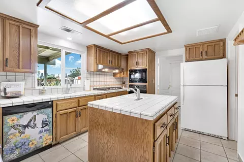 Kitchen - 26856 18 14, Madera, CA 93638 photo 3 of 7