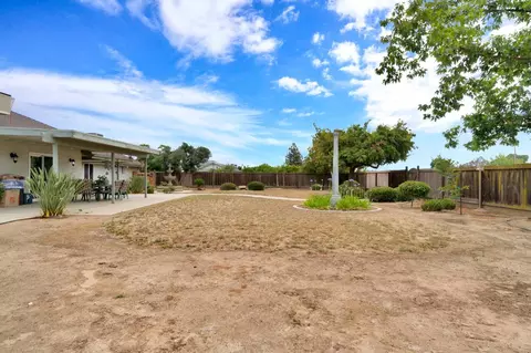 Exterior - 26856 18 14, Madera, CA 93638 photo 9 of 10