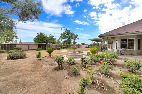 Exterior - 26856 18 14, Madera, CA 93638 photo 6 of 10