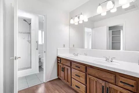 Bath - 26856 18 14, Madera, CA 93638 photo 3 of 4