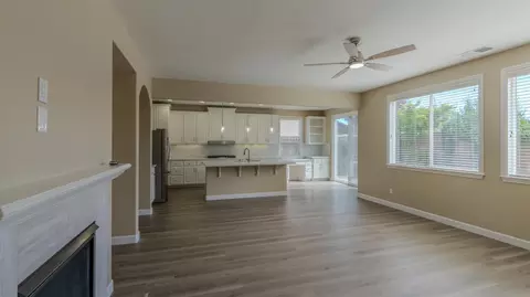 Living - 4212 Gabriel Way, Modesto, CA 95356 photo 6 of 8