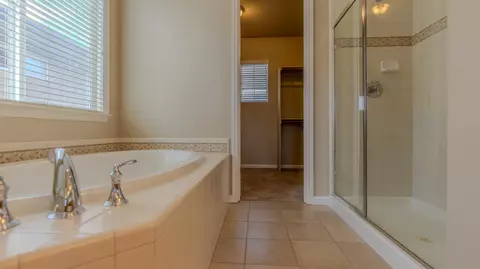 Bath - 4212 Gabriel Way, Modesto, CA 95356 photo 5 of 8