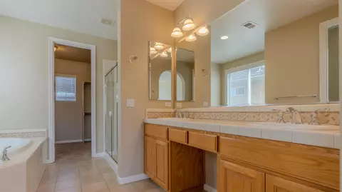 Bath - 4212 Gabriel Way, Modesto, CA 95356 photo 3 of 8