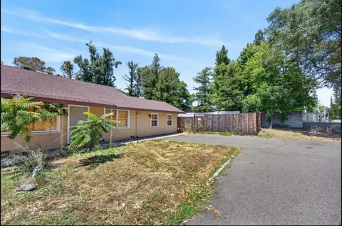 Exterior - 2709 Walnut Ave, Carmichael, CA 95608 photo 2 of 9