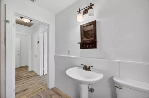 Entry Way - 2709 Walnut Ave, Carmichael, CA 95608 photo 2 of 2