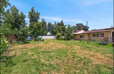 Exterior - 2709 Walnut Ave, Carmichael, CA 95608 photo 8 of 9