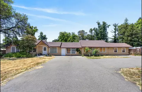 2709 Walnut Ave, Carmichael, CA 95608