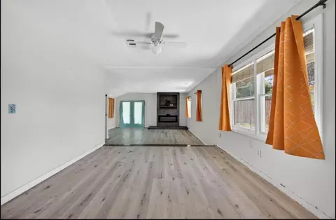 Living - 2709 Walnut Ave, Carmichael, CA 95608 photo 9 of 13