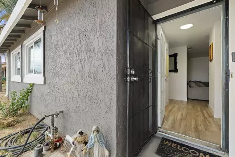 Entry Way - 1464 Cavalier Pl, Manteca, CA 95336 photo 1 of 2