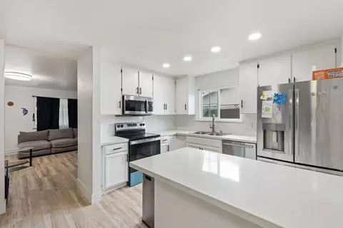 Kitchen - 1464 Cavalier Pl, Manteca, CA 95336 photo 3 of 3