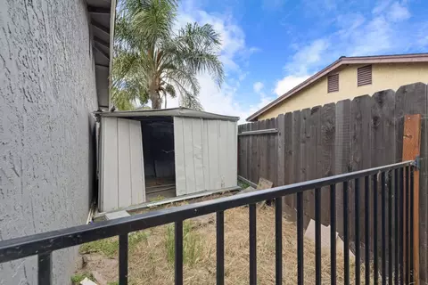 Exterior - 1464 Cavalier Pl, Manteca, CA 95336 photo 8 of 9