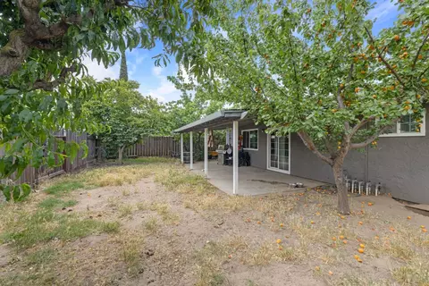 Exterior - 1464 Cavalier Pl, Manteca, CA 95336 photo 2 of 9