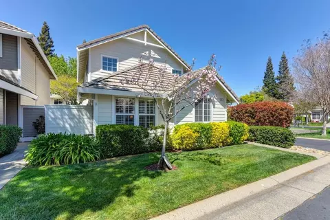 919 Blue Rapids Dr, Folsom, CA 95630