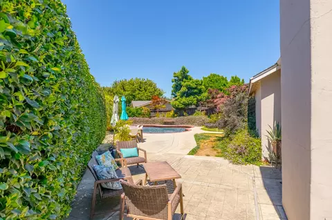 Exterior - 1104 Valencia, Modesto, CA 95350 photo 4 of 8