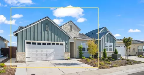 4211 Meadow Crest Dr, Folsom, CA 95630