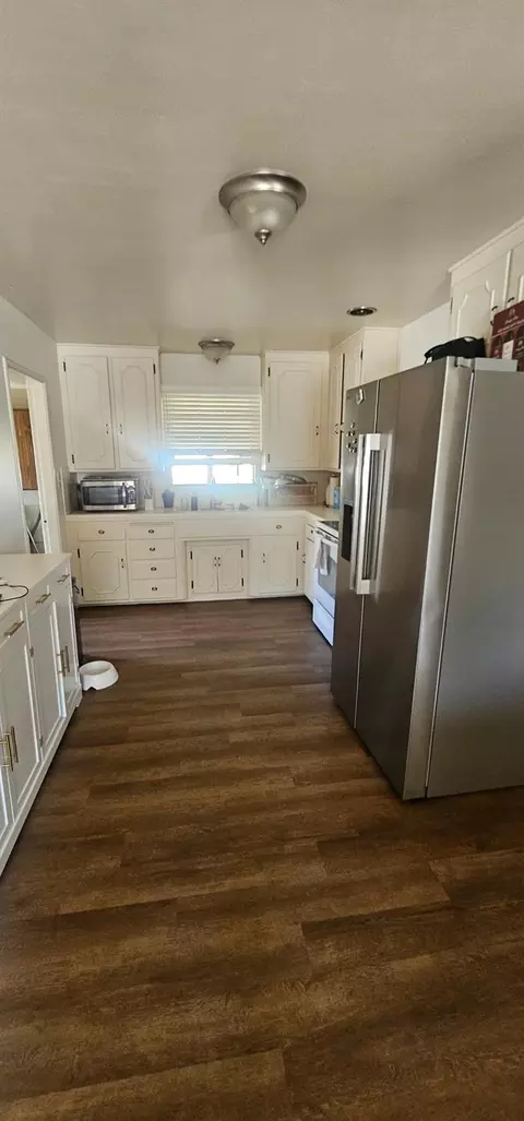 Kitchen - 813 Ash Ave, Gustine, CA 95322 photo 1 of 1