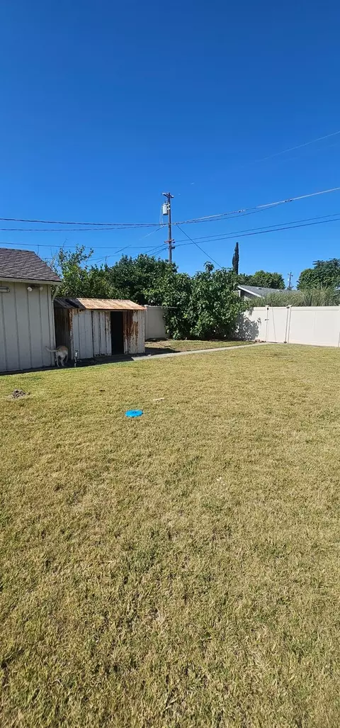 Exterior - 813 Ash Ave, Gustine, CA 95322 photo 1 of 5