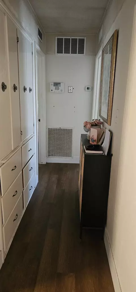 Entry Way - 813 Ash Ave, Gustine, CA 95322 photo 1 of 1